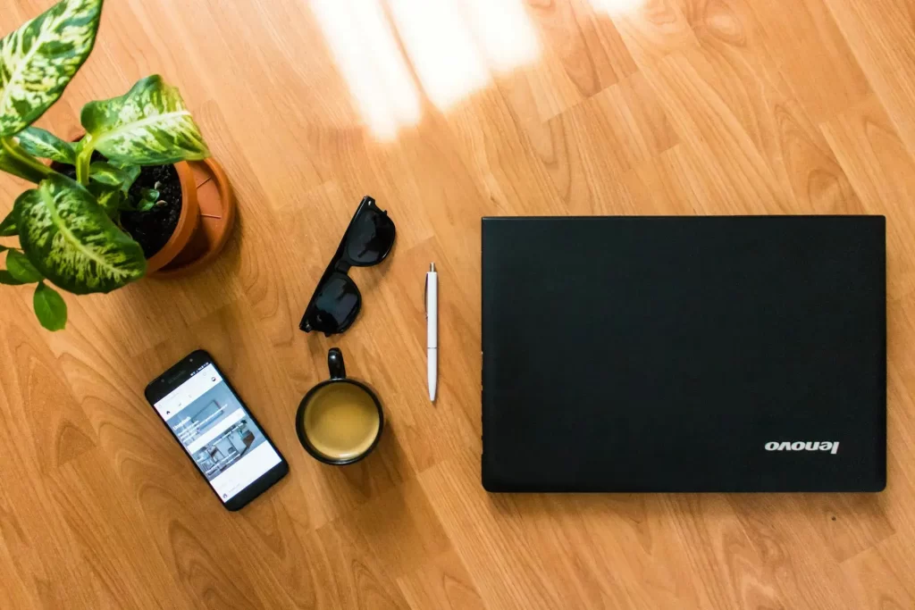 Es buena opción la marca Lenovo en laptop para estudiantes de bachillerato