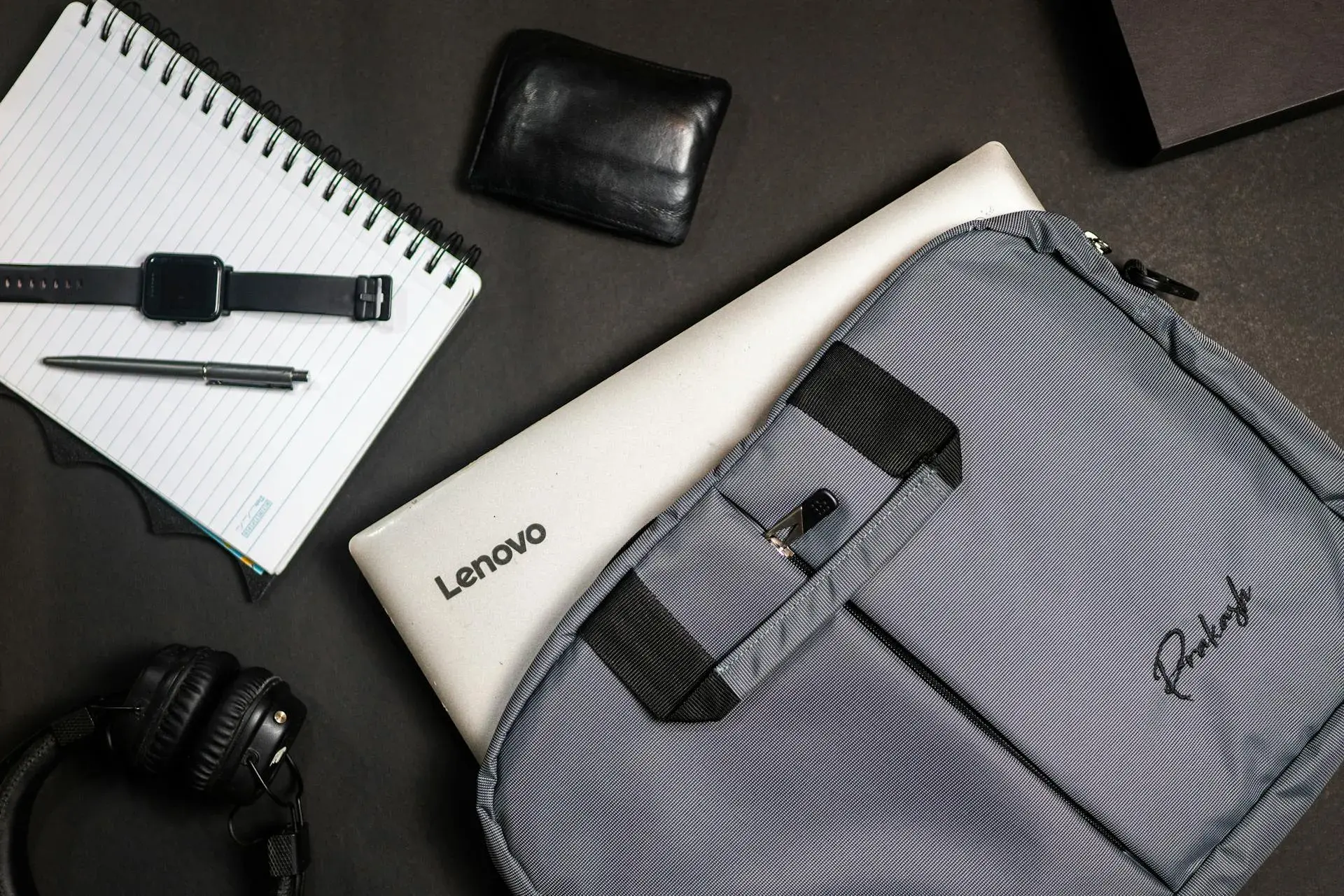 Es buena opción la marca Lenovo en laptop para estudiantes de bachillerato