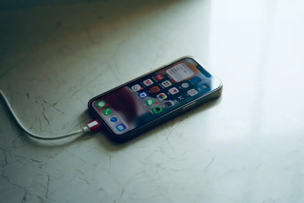 Es bueno dejar que la batería del celular se descargue por completo